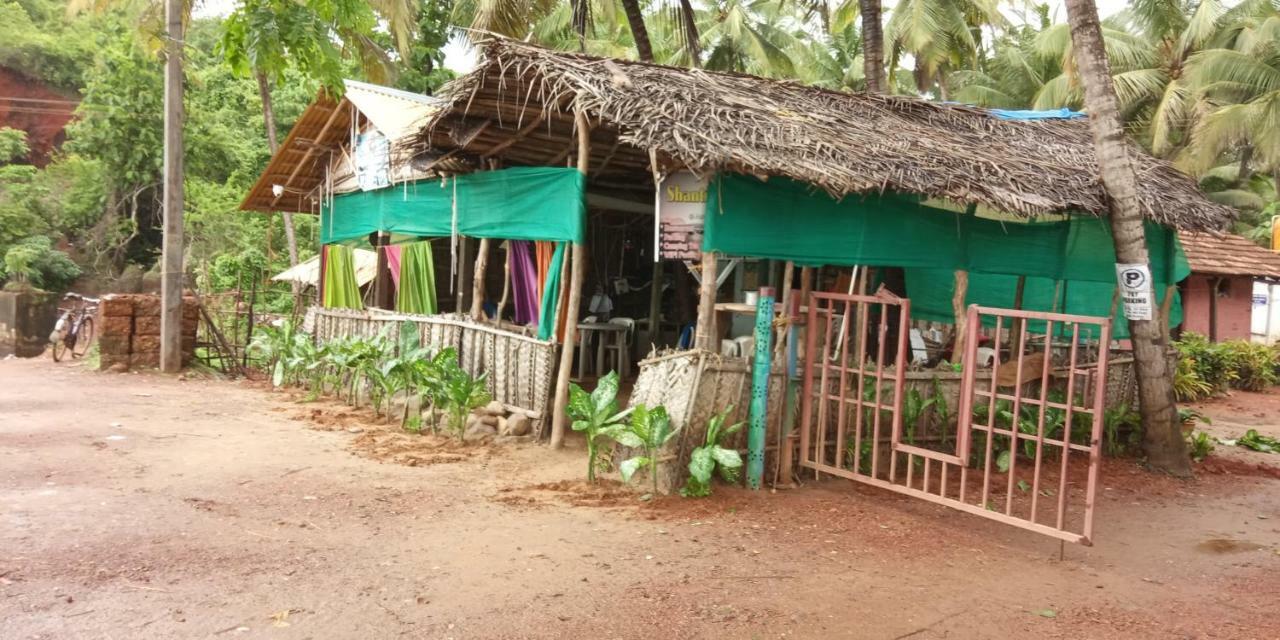 Om Shanti Paradise The Beach Hotel Tadri Exterior foto